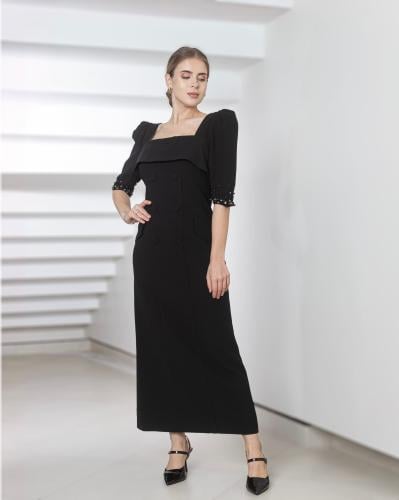 فستان اسود بكم حاير مطرز