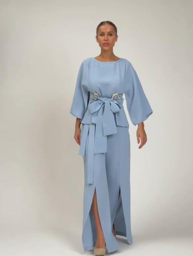 طقم سماوي بلوزة بربطة خصر و بنطلون