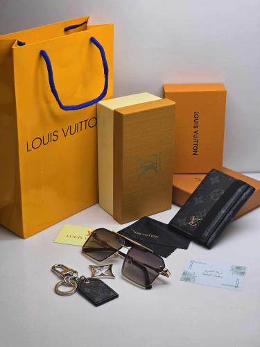 طقم لويس فتون محفظة ، نظاره ، ميدالية