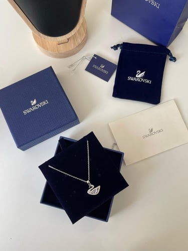 سلسال سوارفسكي نسائي مع الملحقات