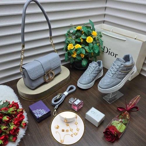 طقم نسائي فخم ماركة ديور