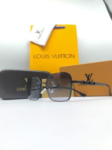 نظارات لويس فيتون مع الملحقات