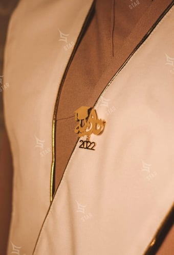 بروش تخرج 2025 مطلي بالذهب