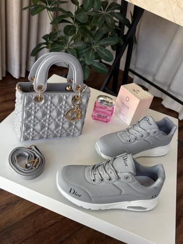 طقم شنطه وشوز نسائي ماركة ديور