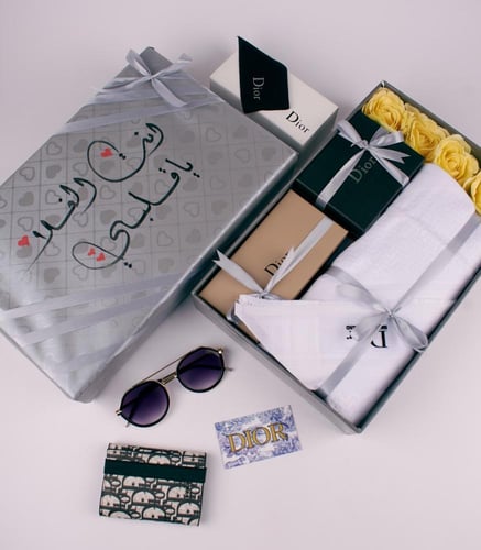 بوكس ديور مع التغليف والعبارة