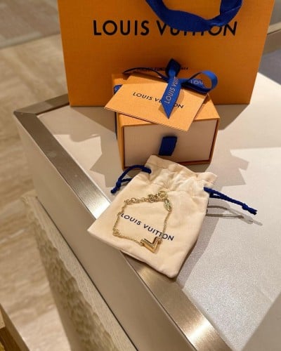 اسواره نسائيه لويس فيتون