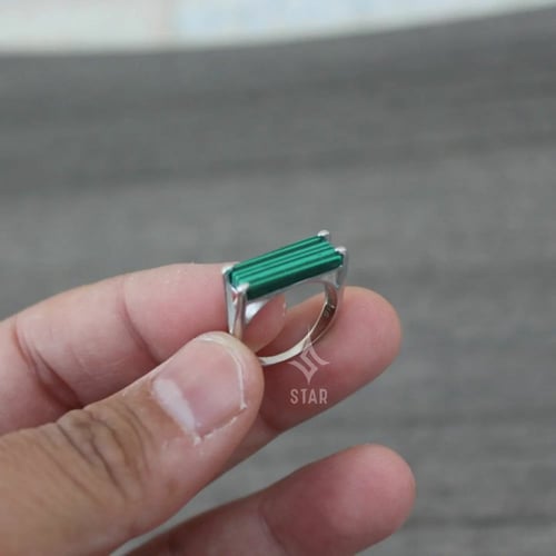 خاتم رجالي اخضر مخطط - تصميم عصري