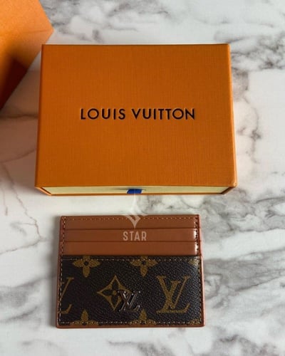بوك بطائق رجالي لويس فيتون