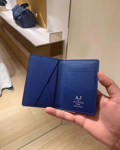 محفظه Louis Vuitton مع الملحقات