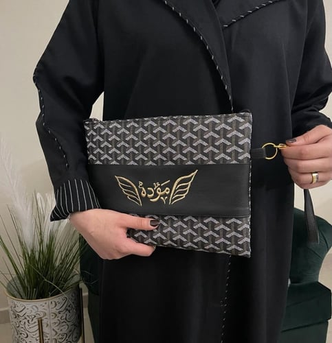 شنط باوتش بتطريز حسب الطلب