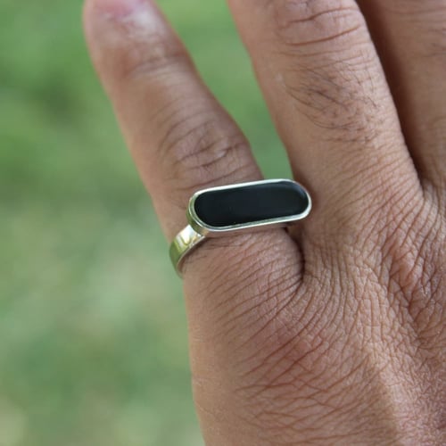 خاتم رجالي مستطيل مع فص اخضر