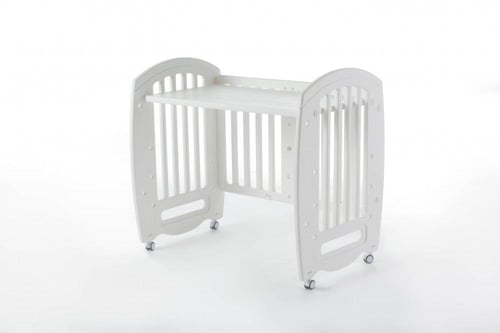 سرير أطفال أبيض 3 في 1 وسط