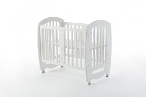 سرير أطفال أبيض 3 في 1 وسط