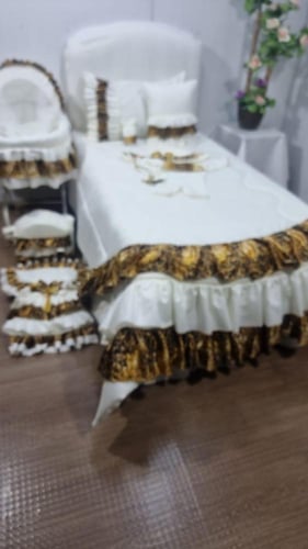 طقم نفاس فاخر – 11 قطعة متكاملة للأم والطفل