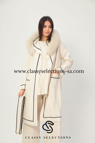 بدله شتوية من3 قطع مع فرو طبيعي باللون البيج