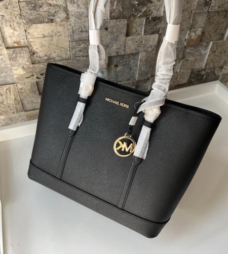 شنطة مايكل كورس Saffiano للكتف اسود