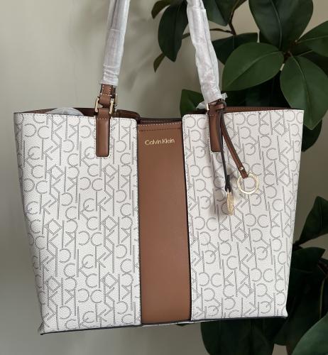 شنطة كلفن كلاين للكتف