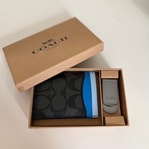 كارد هولدر كوتش رجالي مع البوكس