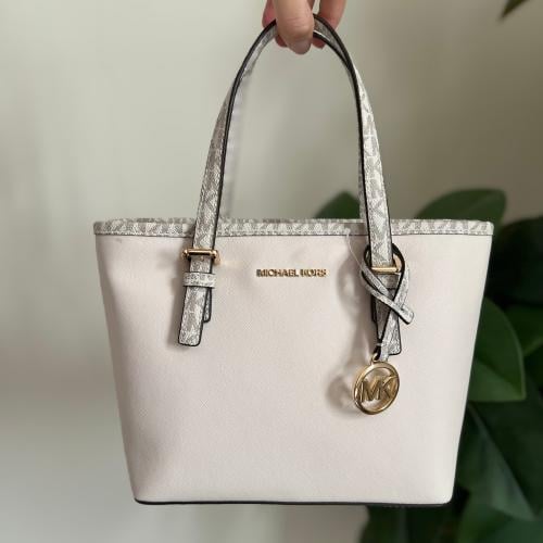 شنطة مايكل كورس jet set ابيض