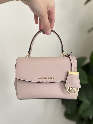 شنطة مايكل كورس وردي Ava crossbody
