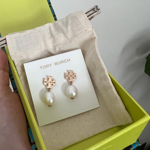 حلق توري بورش لولو ذهبي وابيض