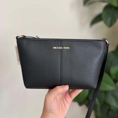 شنطة مايكل كورس كروس بدي أسود