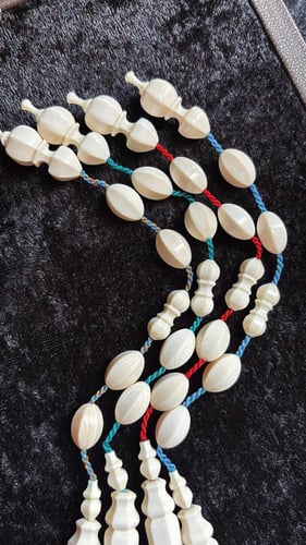 مسباح عاج مضلع بفكره غير مسبوقه زيتوني