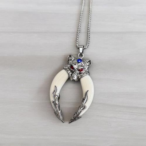 ناب ذئب االاسيوي الطبيعي