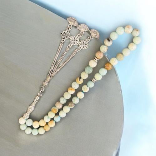 مسبحة حجر الاكومارين