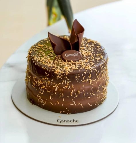 بوكس الورد مع الكيك