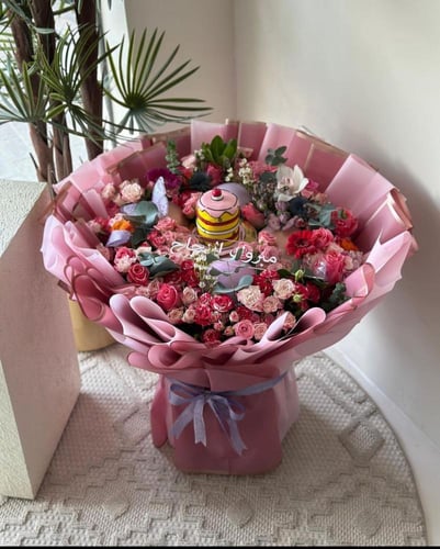 باقة ورد مع كيك