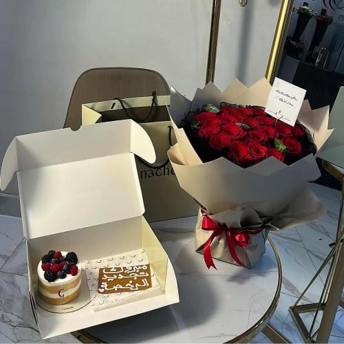 باقة ورد مع كيك