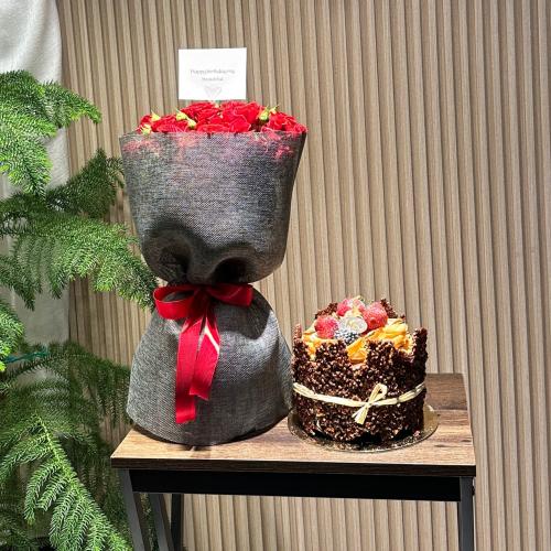 ورد مع كيك من ليلو