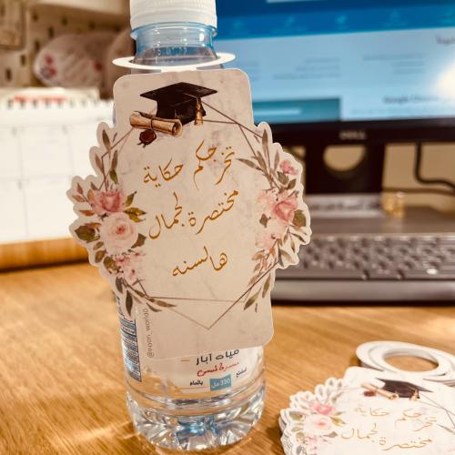 12 تاق ماء بتصميم الورد