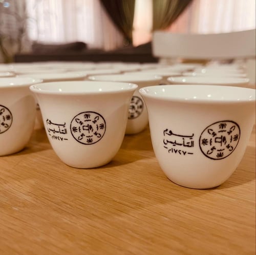 طباعة فناجيل بشعار يوم التأسيس