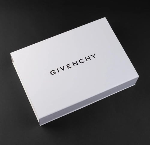 قماش جيفنشي أبيض