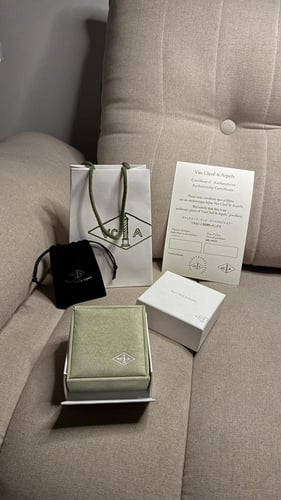 طقم فان كليف