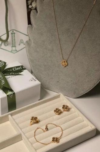 طقم فان كليف