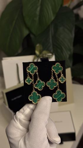 ‏حلق فان كليف اخضر اربع وردات