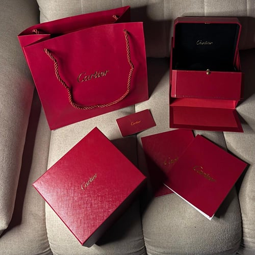 ساعة كارتير بانتير الذهبيه