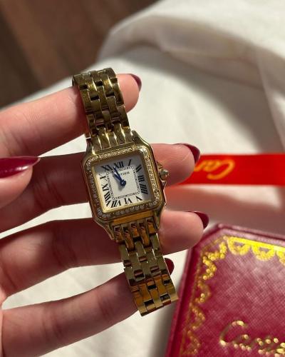 ساعة كارتير بانتير الذهبيه