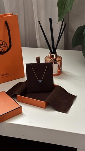 سلسال هيرمز الازرق