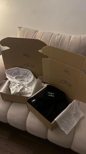 بلوفر ليحتضنك بدلا عني