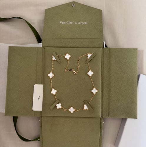 سلسال فان كليف ابيض