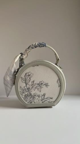 حقيبة يد نسائية CROSS BODY أنيقة بتصميم عصري انيق...
