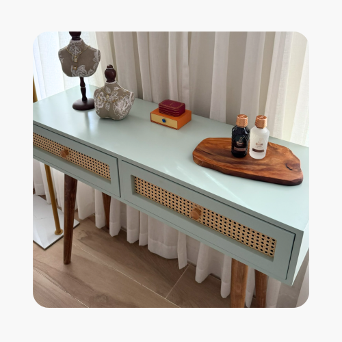 طاولة تسريحة | نسمه