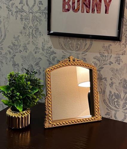 مرايا صغيرة | كهرمان