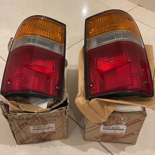 Rear taillight set for Hilux model (89 to 97) orig...