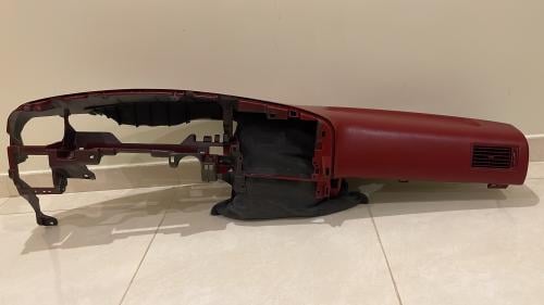 Dashboard cover in maroon color for Hilux model (89 to 97) used original clean