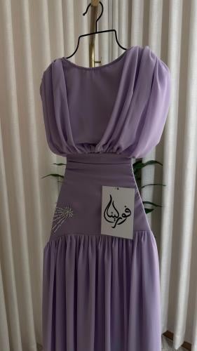 فستان موف ناعم بتصميم انيق